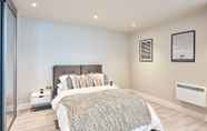 ห้องนอน 7 Seven Living Bracknell - Luxurious Chic Studio Apartments