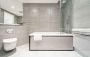 In-room Bathroom 3 Seven Living Residences Solihull - Modern Studios Close to NEC and BHX