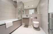 In-room Bathroom 2 Seven Living Residences Solihull - Modern Studios Close to NEC and BHX