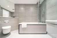 In-room Bathroom Seven Living Residences Solihull - Modern Studios Close to NEC and BHX