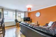 Lobby Stylish 2 Bedroom Apartment Central Exeter Parking on Site