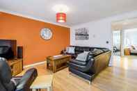 Ruang untuk Umum Stylish 2 Bedroom Apartment Central Exeter Parking on Site