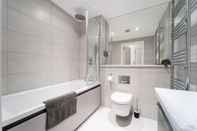 In-room Bathroom Seven Living Residences Solihull - Modern Studios NEC and BHX