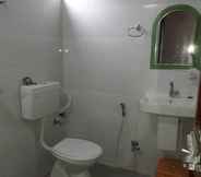 In-room Bathroom 4 Goroomgo Madhu Vatika Patna