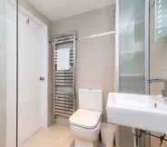 Toilet Kamar 2 Wilford Lodge - Studio