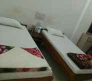 Kamar Tidur 2 Goroomgo Sharda Guest House Bodhgaya