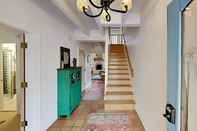 Lobi Casa Monzon - Perfect Location, Bright and Sunny Interior