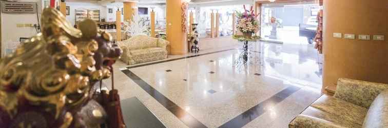 Lobby Tzu Chi Hotel