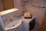 In-room Bathroom Apartment Ela 4 pax in Crikvenica