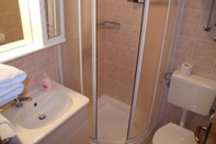 In-room Bathroom Apartment Elma 3 1 pax 1st Floor