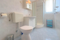 In-room Bathroom Olga A2 2 in Novigrad