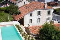 Swimming Pool Hôtel Restaurant Le Jardin des chouchoux Brantôme