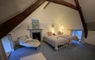 Kamar Tidur 3 Beautiful Grade 2 Welsh Longhouse With Rural Views