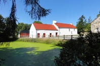 Exterior Beautiful Grade 2 Welsh Longhouse With Rural Views