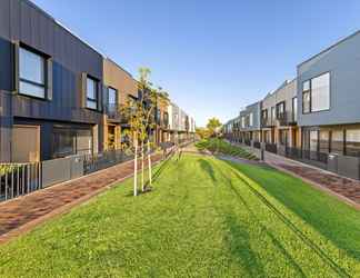 Bangunan 2 Hobart Lane Townhouses