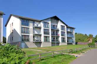 Exterior 4 Modern two Bedroom Aberdeen Apartment With River Views