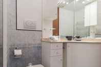 In-room Bathroom Mi-carr5a1 - Carrara 5