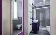 In-room Bathroom 7 Massari 22