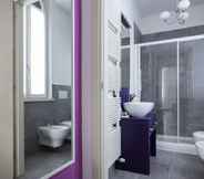 In-room Bathroom 7 Massari 22