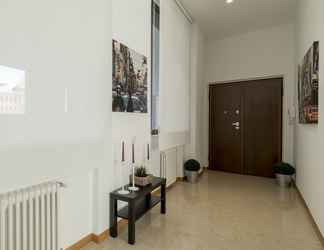 Lobby 2 Savona 70