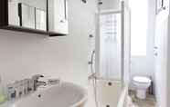 In-room Bathroom 6 Colonnetta 2