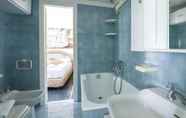 In-room Bathroom 7 Ge-i225-pmaz33a5 - Piazza Mazzini 33