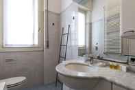 Phòng tắm bên trong Quarnaro 2