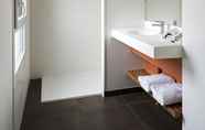 Toilet Kamar 4 HOTEL LE 25