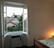 Bedroom 2 Stunning Apartment Close to Wine Yards in Liguria