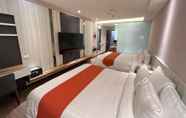 Kamar Tidur 4 Bentley Hotel