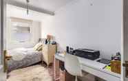 ห้องนอน 4 Gorgeous and Vibrant 3 Bedroom Apartment in London