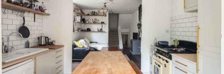 Sảnh chờ Gorgeous and Vibrant 3 Bedroom Apartment in London