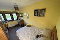 Bedroom Charming 2-bed Cottage in Hebden Bridge