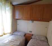 Bedroom 6 2 Bedroom Caravan at Heacham Beach With Decking
