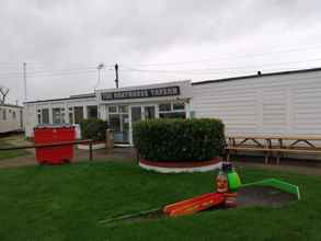 Exterior 4 2 Bedroom Caravan at Heacham Beach With Decking