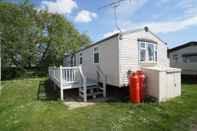 Luar Bangunan 2 Bedroom Caravan at Heacham Beach With Decking