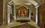 Bilik Tidur 7 Sah Saray Cave Suites Halal Hotel