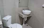 In-room Bathroom 7 UTD Inn