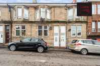 Bangunan One Bedroom Apartment by Klass Living Serviced Accommodation Coatbridge - Garturk Apartment With Wifi  and Parking