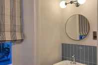 Toilet Kamar St. David's Hotels