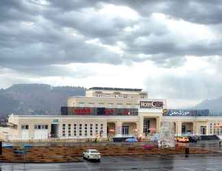 Bangunan 2 Hotel One Mansehra