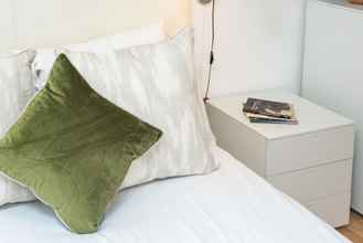 Bedroom 4 Two Bedroom Flat With Balcony in Central Wimbledon by Underthedoormat