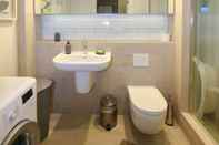 Toilet Kamar Debina 28