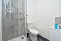 In-room Bathroom Townhouse @ Princes Road Stoke