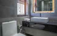 Toilet Kamar 5 Ataraxis Grand and Spa