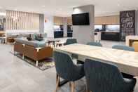 Ruang Umum TownePlace Suites by Marriott Oshkosh