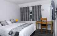 Kamar Tidur 4 Beautiful and Spacious House in South East London