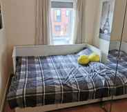 Bedroom 4 Entire 3 Bedroom House Manchester Free Parking