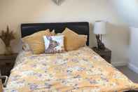 Bedroom Stunning 2-bed Apartment in Bawtry, England