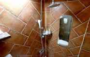 In-room Bathroom 3 Guro Syal